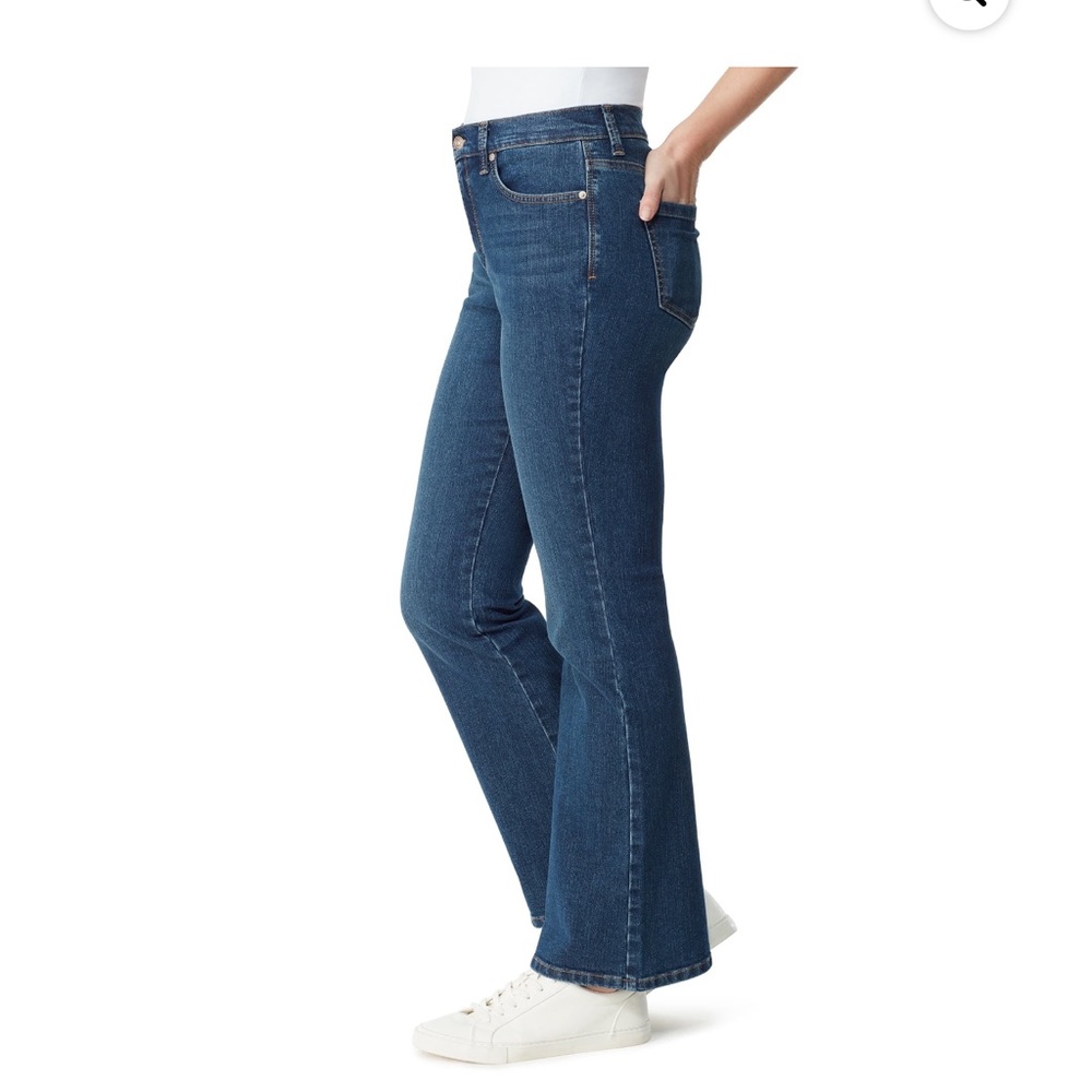 Gloria Vanderbilt Women's and Plus Amanda Boot Jeans, size 8 short